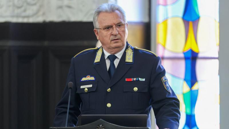 Figyelemre méltó hír érkezett: elhagyja posztját a hajdú-bihari rendőrfőkapitány! A távozás hátterében álló okokat is felfedték.