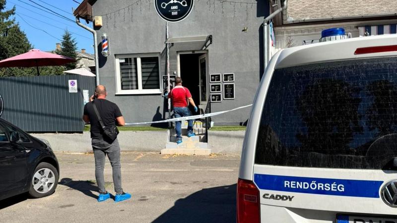 A debreceni fodrászatot teljesen kifosztották, minden értékük eltűnt az éjszaka sötét árnyai között.
