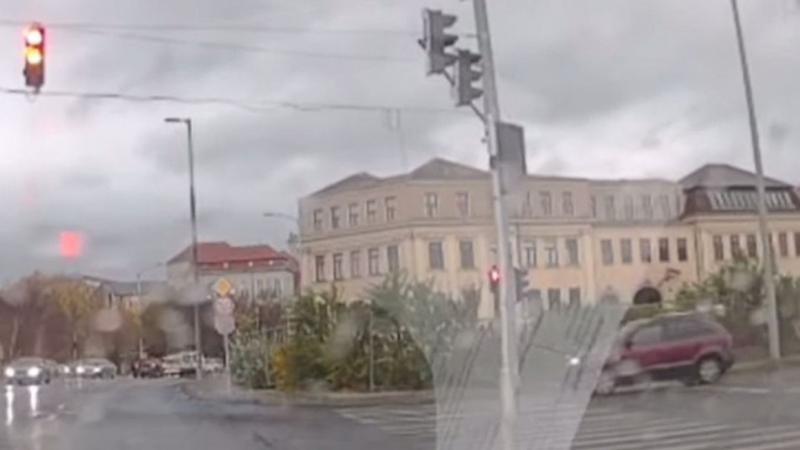 Mint a GTA világában: át a piroson, úgysem jön semmi baj (VIDEÓ)