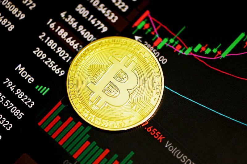 JPMorgan elemzői szerint a Bitcoin ára akár 165 000 dollárig is emelkedhet, ami jelentős növekedést jelez a kriptovaluta piacon.